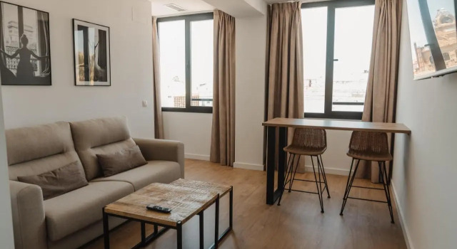 esZentrico Suites & Rooftop bar, Забронировать Отель Отели Херес-де-ла-Фронтера с бассейном, рядом с St. Peter's Church, Бассейн