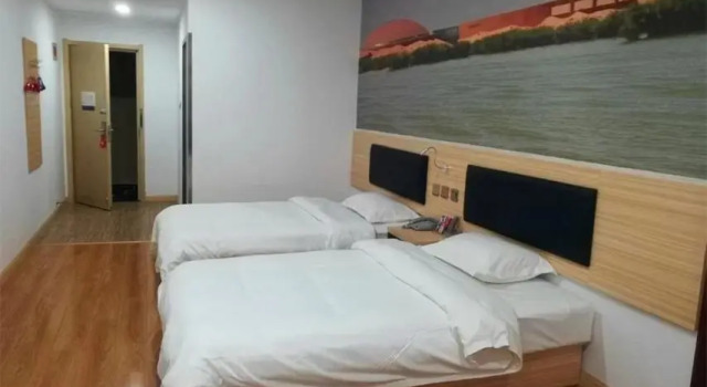 Двухместный номер Standard Thank Inn Hotel Shandong Dezhou Decheng District Wanda Plaza
