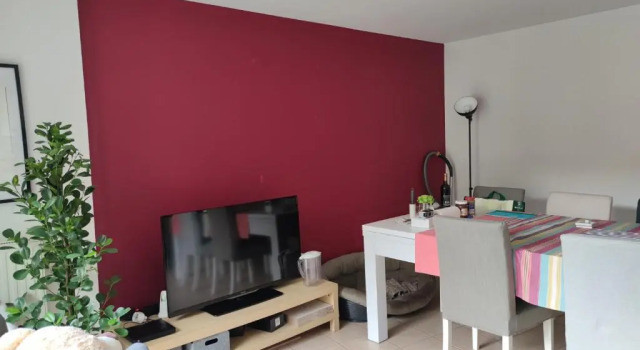 Agréable maison de ville climatisée avec billard, babyfoot, PS4, terrasse privée