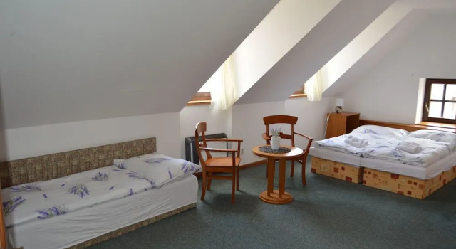 Restaurant-Hotel Benedikt, Забронировать Отель Отели в центре Броумов, в центре