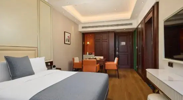 Семейный люкс Superior с видом на озеро Floral Lux Hotel·Taizhou Fengchenghe Resort Hotel (Old Street)