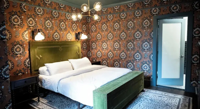 The Gas Lamp Hotel - 1BR - Latimer