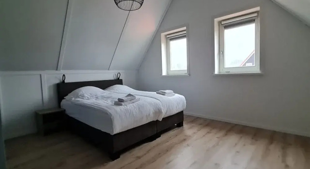 Modern holiday home in Scherpenisse with covered terrace, Buchen Sie Hotel Sint Maartensdijk Tholen