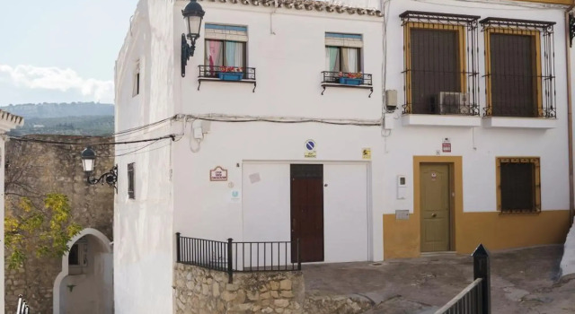 Casa singular y con encanto, Book Hotel Baena Madrid