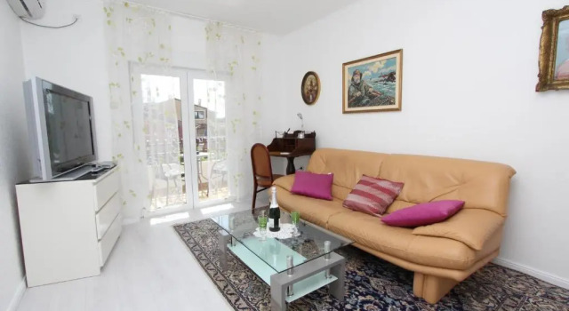 Апартаменты Rooms and Apartments Sally