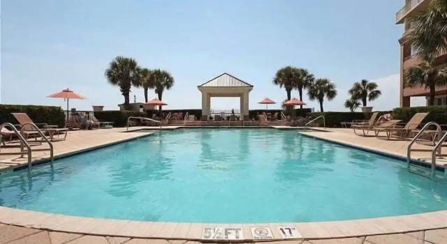 Номер Standard Beach Club Bristol 101 3 Bedroom Condo