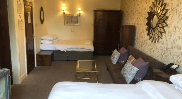 Семейный номер Standard Tower Hotel