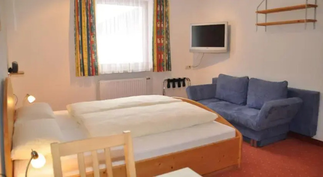 Hof Am Platzli, Rezerwuj Hotel Hotele w Tyrol z parkingiem, Parking