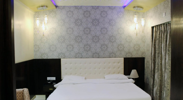 Saibaba International Supreme Hotel, Забронировать Отель Недорогие отели штата Махараштры, недорого