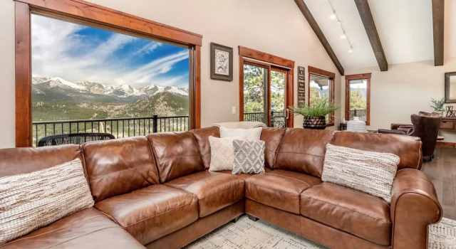 Breiding Upper Luxury Vacation At Windcliff 2 Bedroom Home by RedAwning