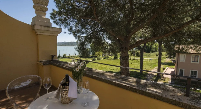 Номер Deluxe Isola Polvese Resort