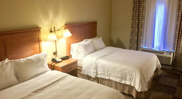 Четырёхместный номер Standard Hampton Inn Garden City