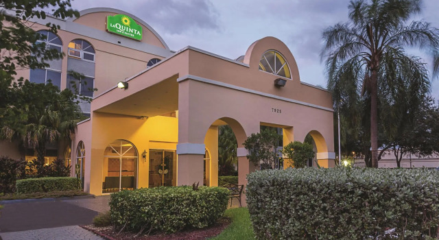 Номер Standard La Quinta by Wyndham Miami Lakes
