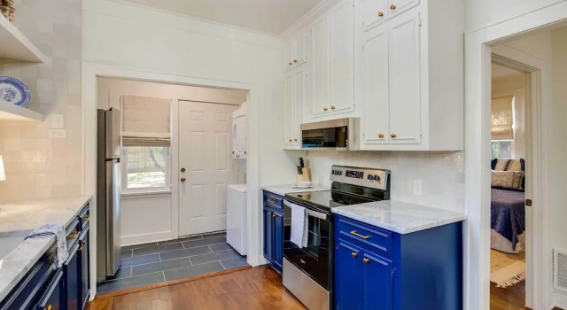 Коттедж с 2 комнатами Walkable Tyler House w/ Deck: 1/2 Mi to Downtown!