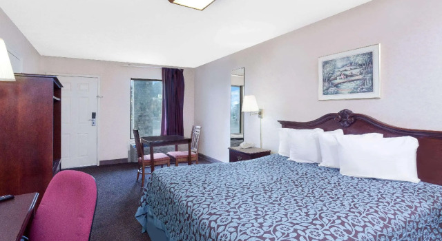 Двухместный номер Standard Days Inn by Wyndham Morristown