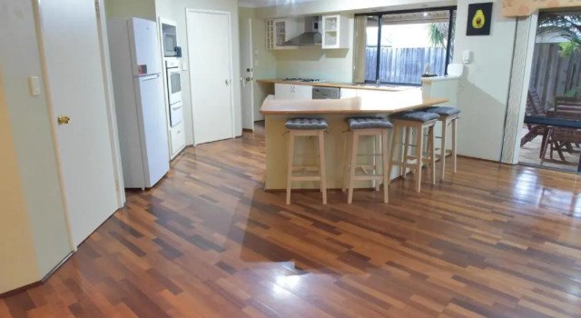 Halls Head Heaven Close To Beach sleeps 8, Book Hotel Halls Head Western Australia