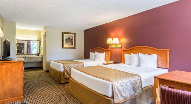 The Parkwood Inn & Suites, Varaa Hotelli Mountain View 