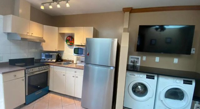 Семейный коттедж Ocean Breeze Executive Bed and Breakfast
