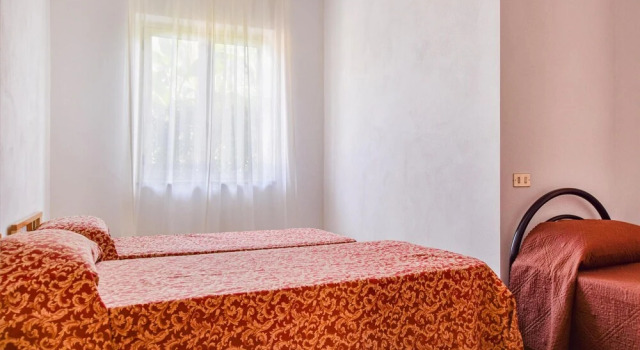 Nice Apartment in Zambrone With 2 Bedrooms, Wifi and Outdoor Swimming Pool, Book Apartment Hotels in Zambrone with a Pool, Swimming Pool