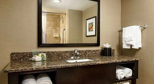 Номер Deluxe The Mecklen Hotel, Charlotte, a Tribute Portfolio Hotel