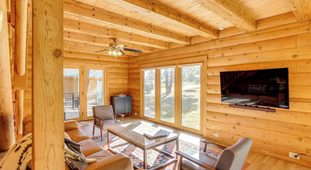 5 Mi to Dwtn: Pagosa Springs Cabin w/ Mtn Views!, Đặt Nhà nghỉ dưỡng Pagosa Springs 