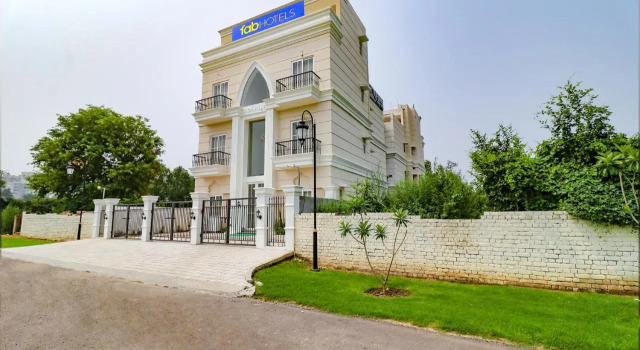 Fabhotel K9 Villa