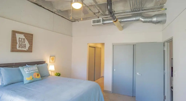 2 Bedroom Fully Furnished Apartment near Emory University Hospital Midtown