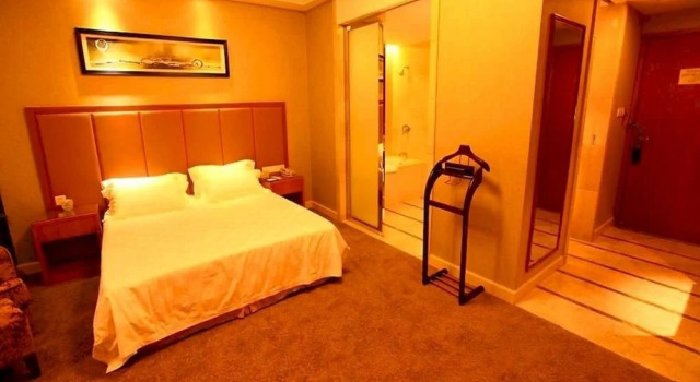 Yuting Holiday Hotel, Rezerwuj Hotel  
