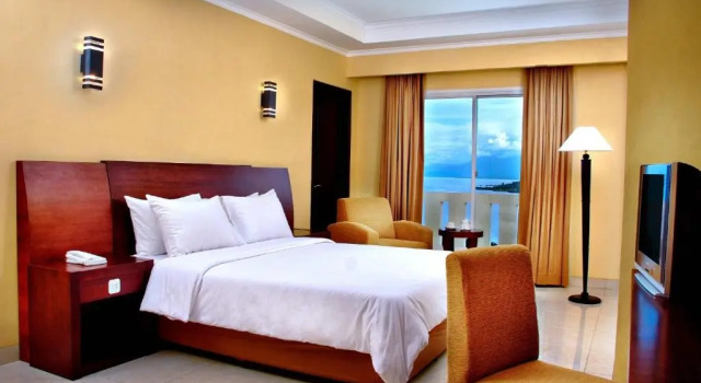 Двухместный номер Deluxe с видом на океан Aston Niu Manokwari Hotel & Conference Center