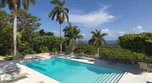 Коттедж Nature-inspired 4BR Modern Villa Pool Resort Access