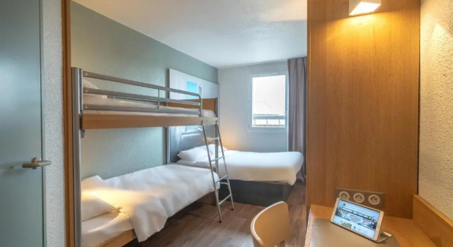 Четырёхместный номер Standard Ace Hotel Chateauroux Déols