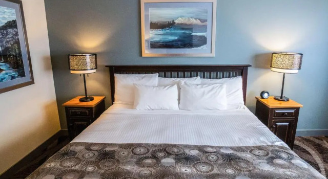 Номер Standard с видом на горы Prestige Hudson Bay Lodge & Conference Centre, WorldHotels