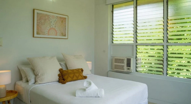 NIGHTCLIFF RETREAT -  Stylish 2BR Apt