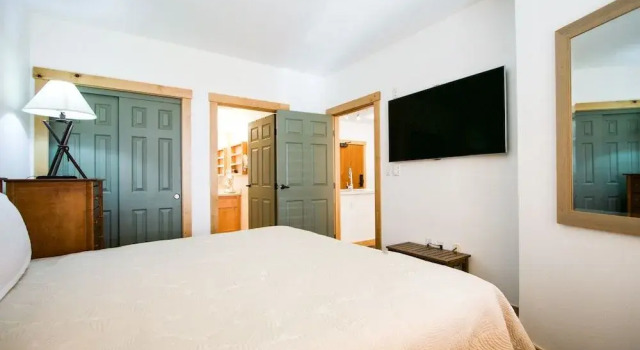 Sunstone 109 Remodeled Condo Great Complex Amenities with Ski-In Ski-Out by RedAwning, Забронировать Апартаменты/квартира СПА-отели Маммот-Лейкс, рядом с Подъемник 8, SPA-услуги