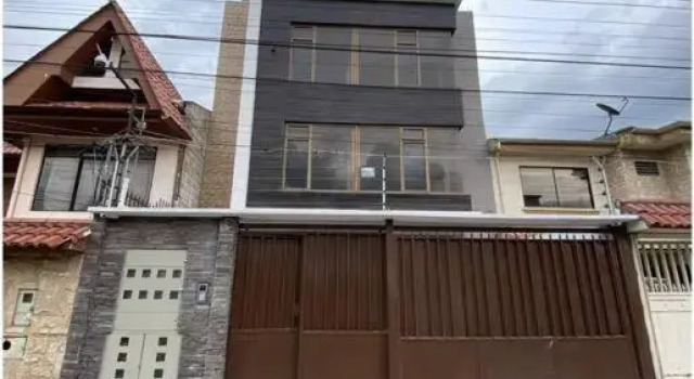 Lindo Departamento cerca del centro de la ciudad, Rezerwuj Hotel Hotele w Cuenca z parkingiem, Parking