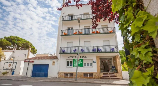 Hostal Cruz, Prenota Hotel Hotel a Costa Brava con parcheggio, Parcheggio