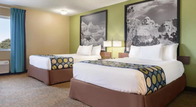 Четырёхместный люкс Super 8 by Wyndham Sioux Falls