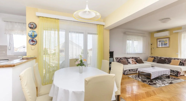 Apartment Lola