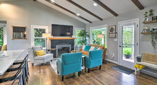 Коттедж с 4 комнатами Chic Vancouver Cottage: 1 Mile to Main Street