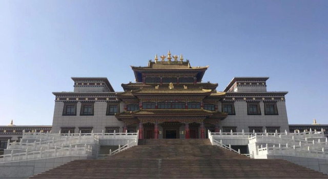 New Oriental Holiday Hotel, Book Hotel Ordos Inner Mongolia