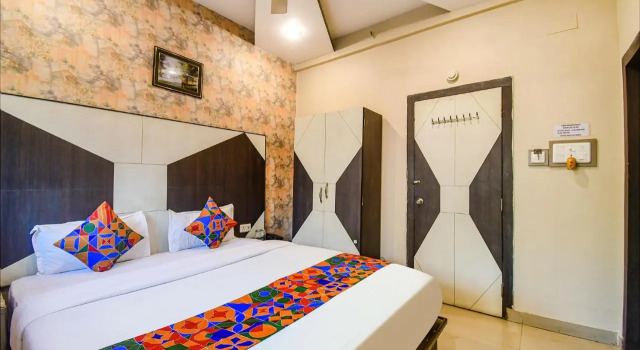 Номер Deluxe FabHotel Prime Rockstar Suites - Nr Park Circus 7 Point