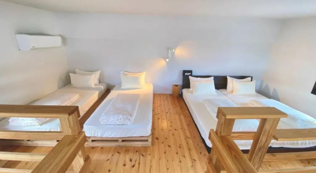 Hotel Little Swiss House, Rezervasyon Otel Motobu 