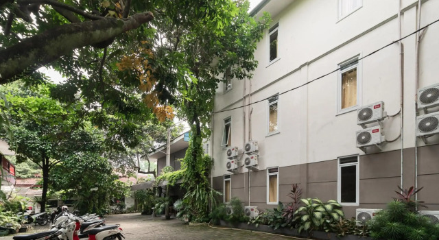 RedDoorz Plus near UPN Veteran Jakarta, Prenota Hotel Giacarta Jakarta Province