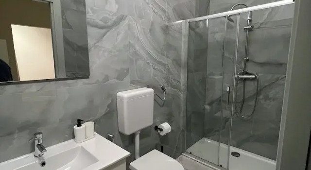 The Central Rock Inn camere con bagno privato self check in, Rezerwuj Hotel Piacenza 