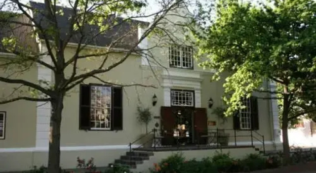 Oude Leeskamer Guest House, Забронировать Гостевой дом Гостевые дома Стелленбос, рядом с Stellenbosch Art Gallery, Гостевой дом