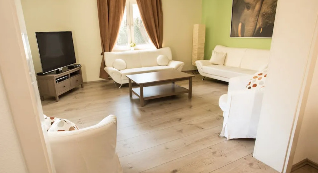 Апартаменты Luxury с 2 комнатами с балконом Stadthotel Jülich - Hotelwohnungen