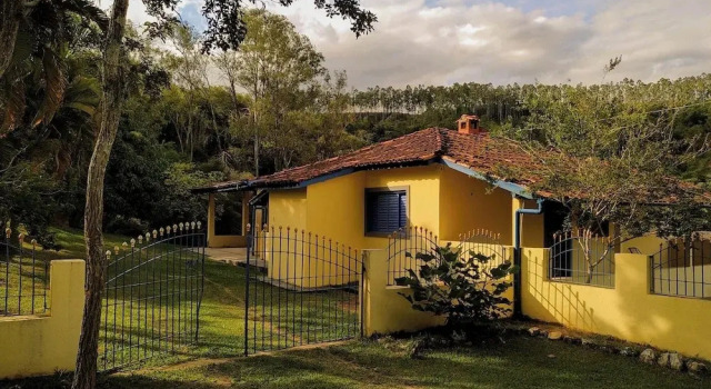 Семейный коттедж с видом на горы Pousada Campestre Estância São Domingos