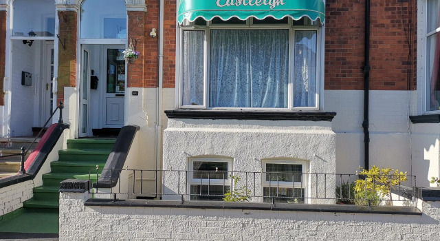 The Eastleigh, Забронировать Гостевой дом Отели Скегнесс с парковкой, рядом с Аквариум Скегнесса, Парковка