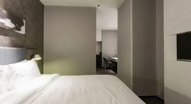 Ease Hotel (Wuhan Zhongshan Avenue Hanzheng Street Metro Station), Забронировать Отель Qiaokou District Ухань, рядом с Zhongshan Park Station