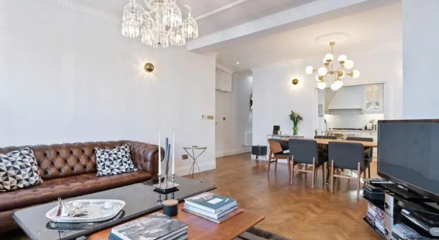 Stunning 2-bedroom Apartment in Chelsea, Varaa Huoneisto Asunnot kohteessa Merseyside, Huoneisto
